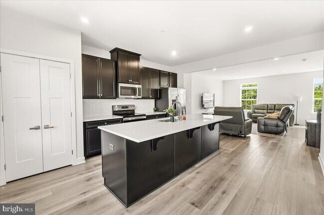 Building Photo - 1403 Wilmer Park Ln