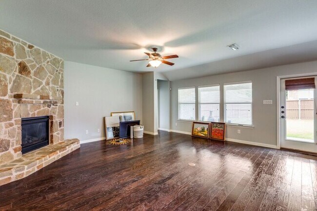 Building Photo - 612 Excalibur Dr