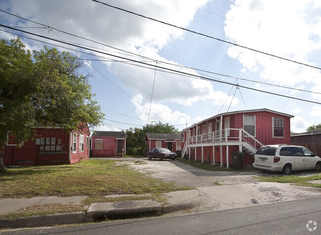 Building Photo - 3149 Highland Ave