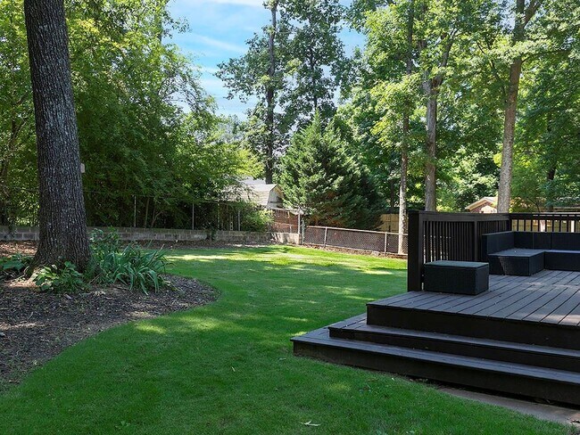 Building Photo - 3249 Howell Dr