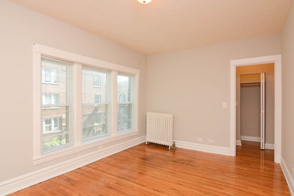 Building Photo - 4708 N Racine Ave