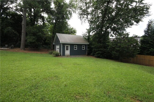 Building Photo - 3293 Covington Hwy