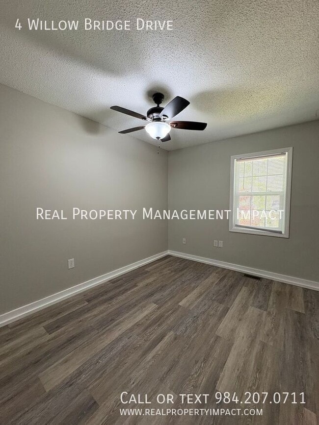 Building Photo - 4 Willow Bridge Dr