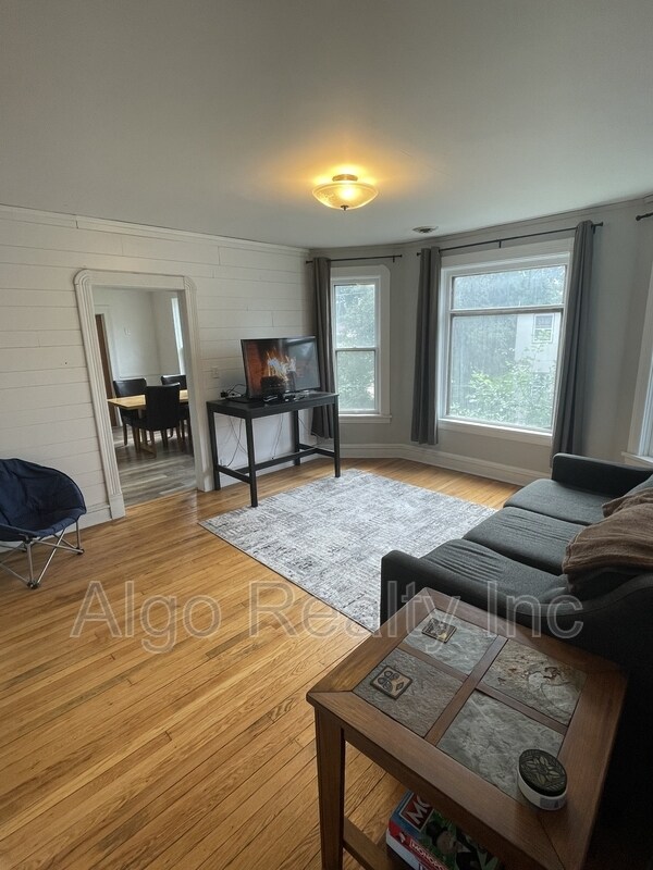 Building Photo - 3449 Snelling Ave