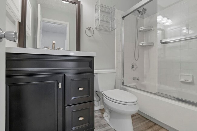 Building Photo - 5399 Thornburg Ct