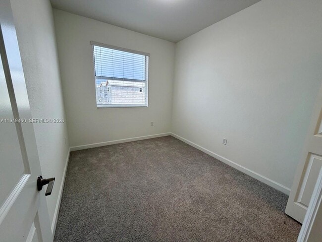 Building Photo - 254 10th Ct