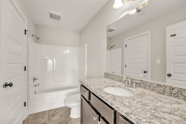 Building Photo - 105 Belle Chase Wy NE