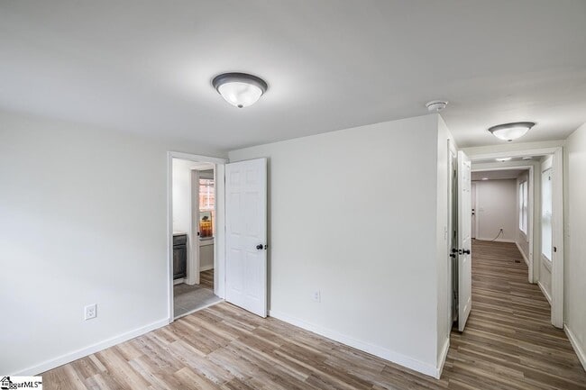 Building Photo - 530 Peronneau St