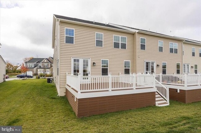 Building Photo - 325 Piper Ln