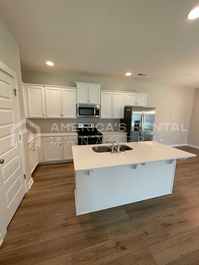 Building Photo - 321 Shiloh Creek Dr