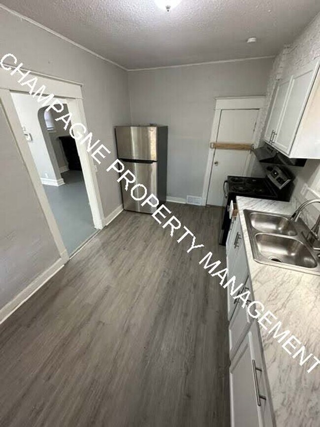 Building Photo - Updated Single Family Home in KC