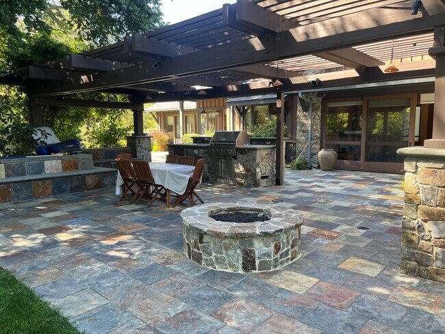 Building Photo - Luxury Furnished Monte Sereno Estate | Short-Term Executive Lease | Resort-Style Living