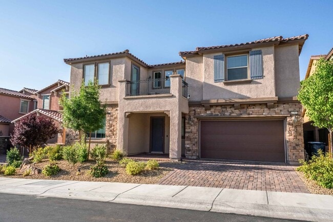 Building Photo - A stunning 4 Bedroom home nestled in the prestigious community in Henderson!