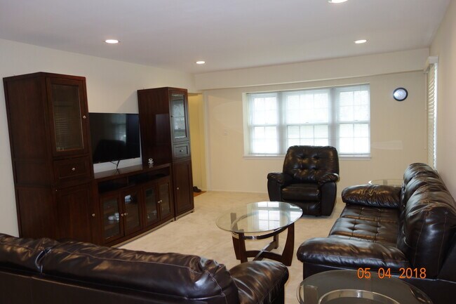 Building Photo - 1134 Alden Ln