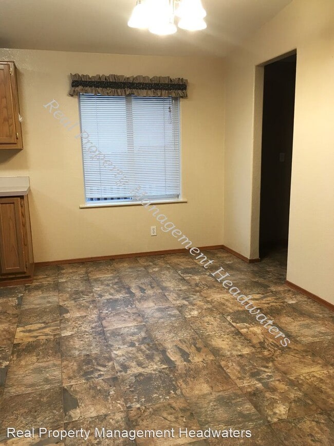 Building Photo - 4 br, 2 bath House - 3390 CB Loop