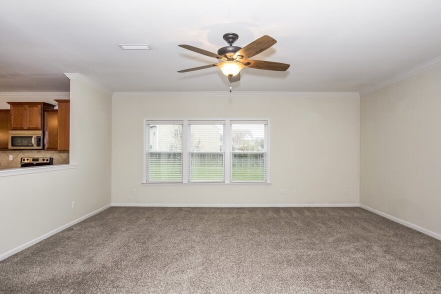 Building Photo - 14416 Lake Crossing Dr