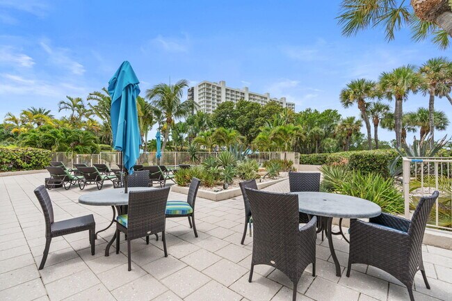 Building Photo - 4301 N Ocean Blvd