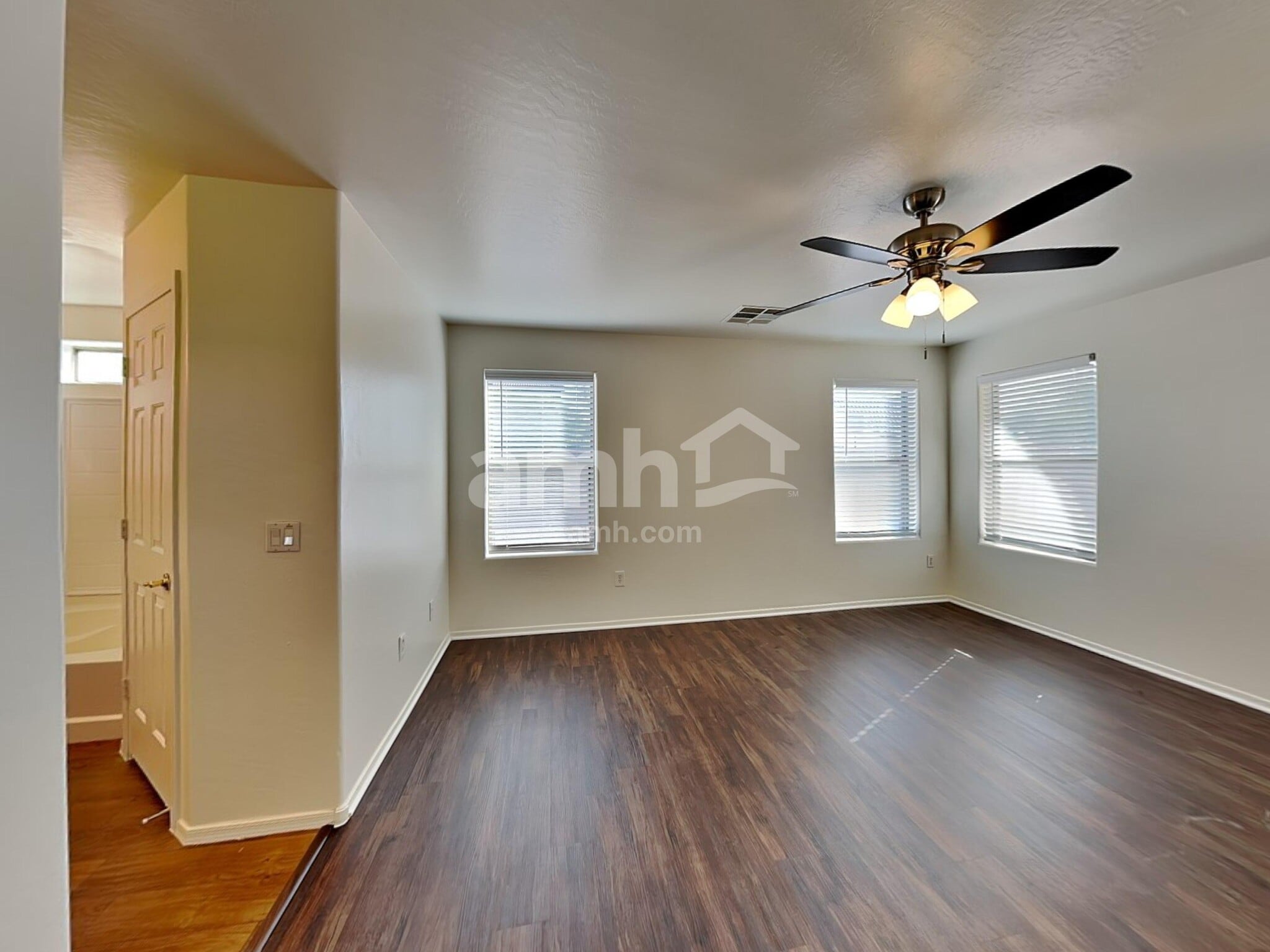 Building Photo - 6019 W Jones Ave