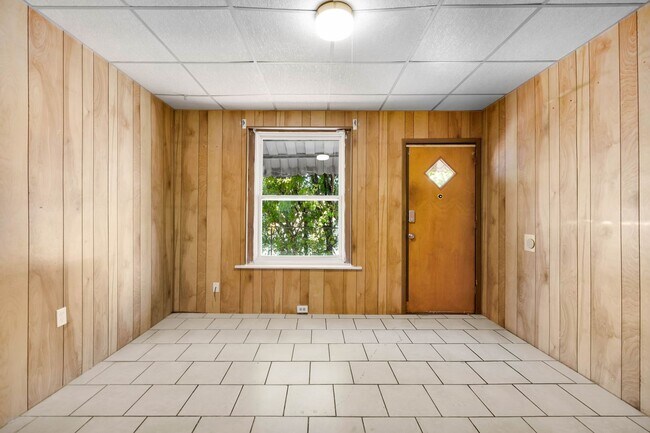 Building Photo - Charming 2-Bedroom Home with Private Backyard in Allentown