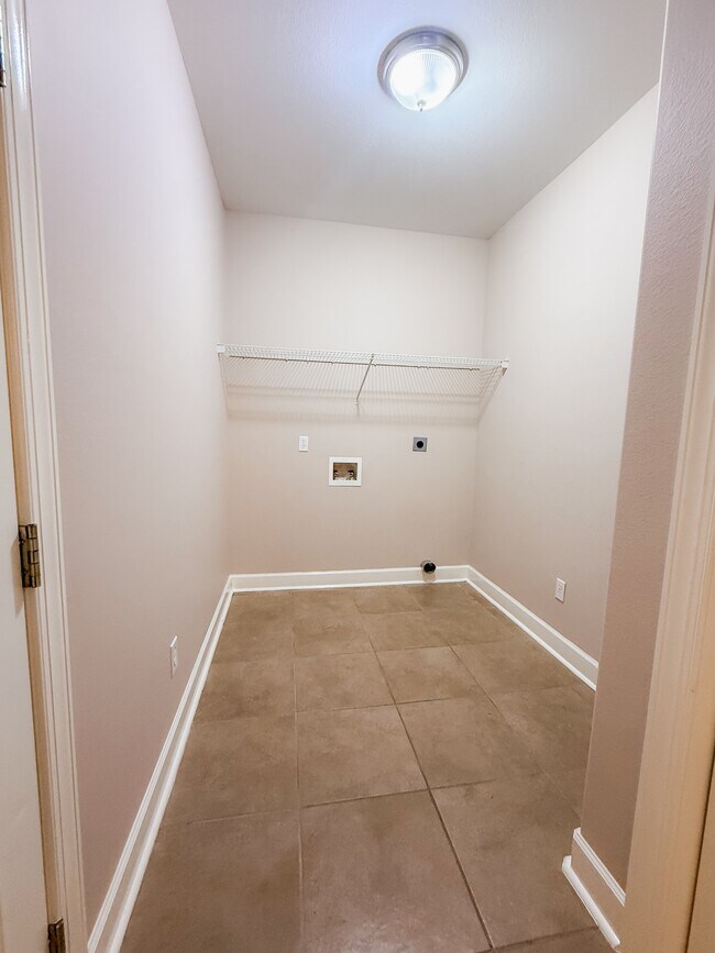 Building Photo - 201 Mallard Pond Cir