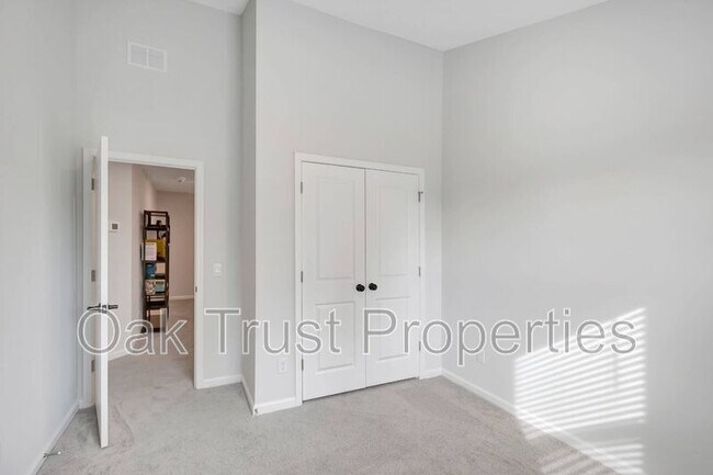 Building Photo - 111 Orchid Bloom Cir