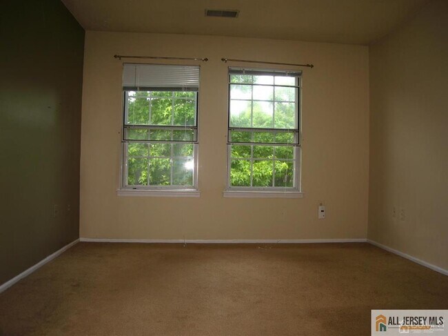 Building Photo - 110 Albury Way