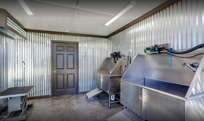 Building Photo - Canyon and Knox Landing Apartments