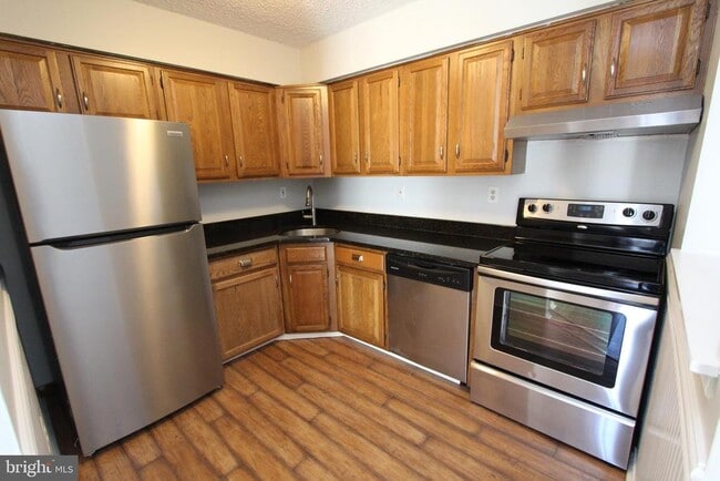 Building Photo - 2315 Aspen Dr