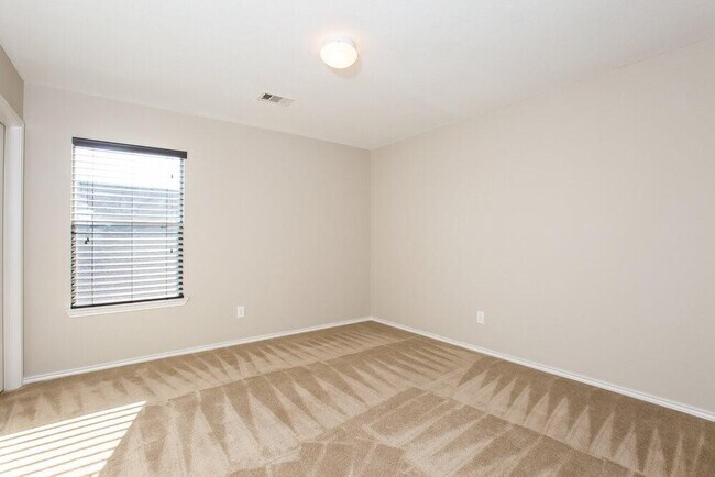 Building Photo - 7615 Shavano Ln