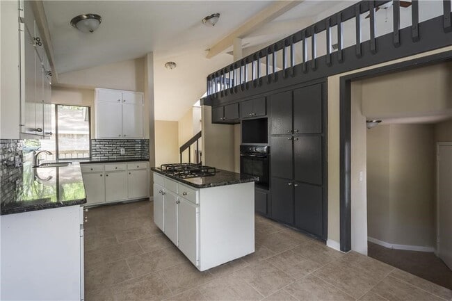 Building Photo - 535 Enchanted Ln