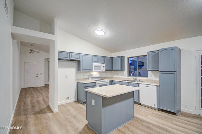 Building Photo - 15443 N 86th Ln