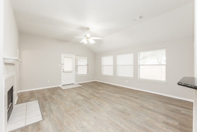 Building Photo - 24502 Drakefield Ct