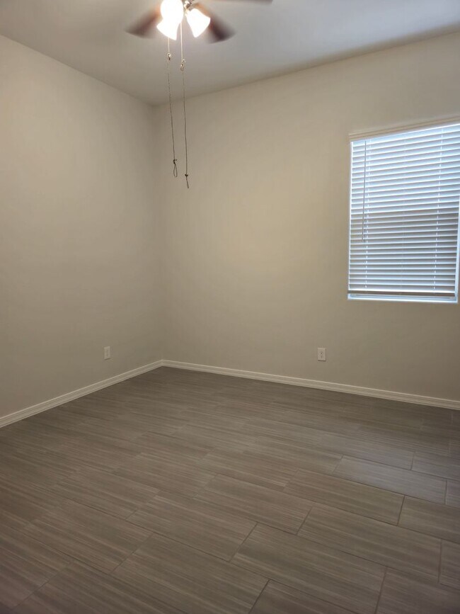 Building Photo - Beautiful 4 Bedroom 3 Bath Home in Gated C...