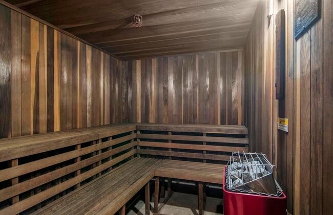 Building Photo - 850 State St