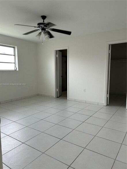 Building Photo - 955 SW 87th Ct