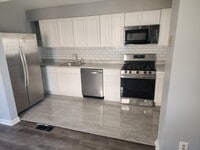 Building Photo - 4 Bedroom 2 Bathroom Home