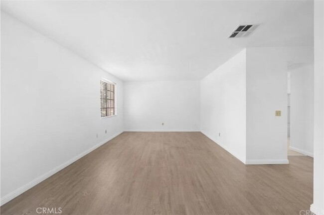 Building Photo - 1021 S Reservoir St