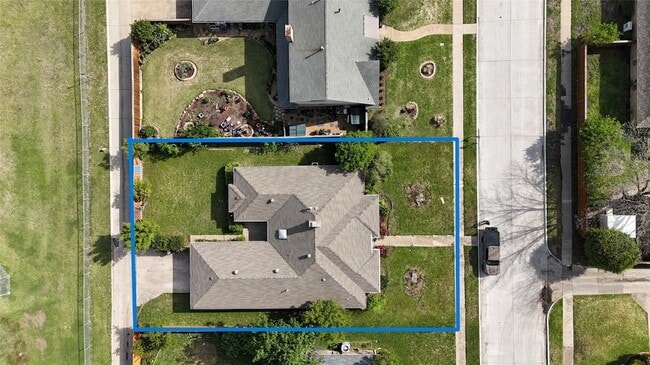 Building Photo - 613 Palomar Ln