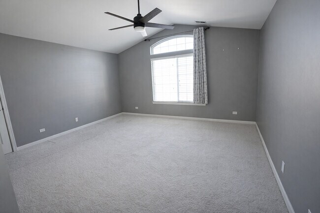 Building Photo - 1084 Park Hill Cir