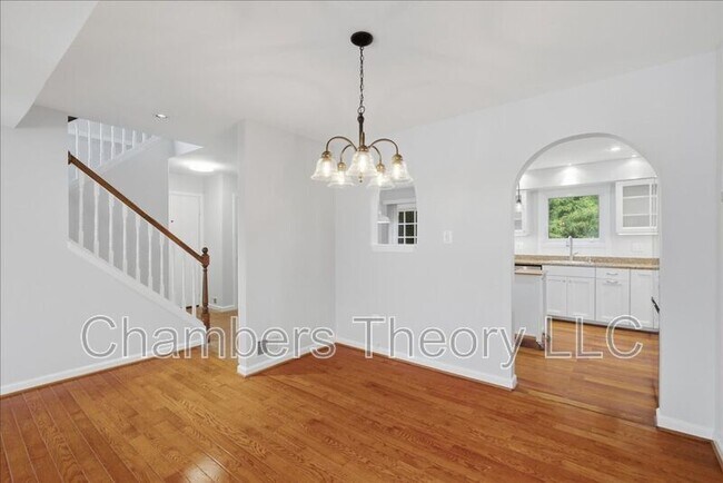 Building Photo - 2988 Borge St