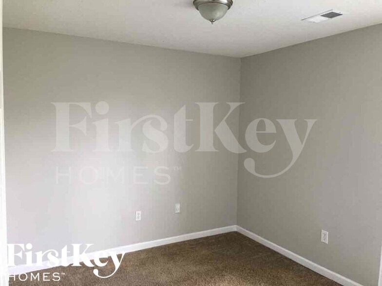 Building Photo - 1665 Central Trails Dr