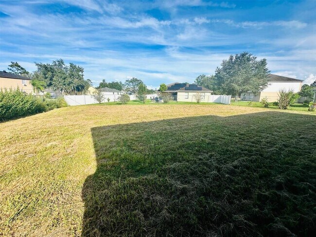 Building Photo - 562 Kilimanjaro Dr