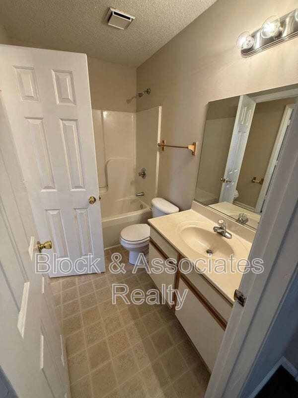 Building Photo - 1109 Timbal Ct