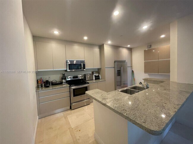 Building Photo - 251 Crandon Blvd