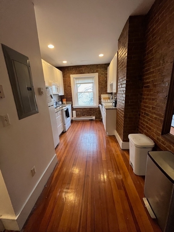 Building Photo - 915 Beacon St