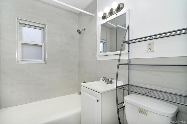 Building Photo - 140 N Broadway