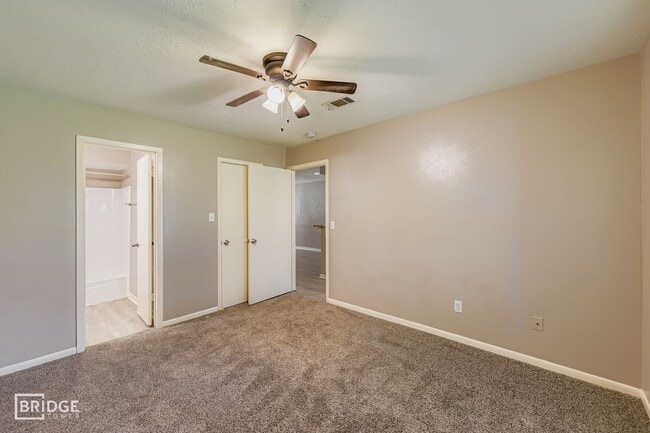 Building Photo - 1611 Hazelwood St