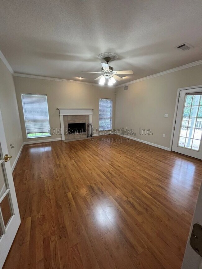 Building Photo - 754 Crooked Oak Dr