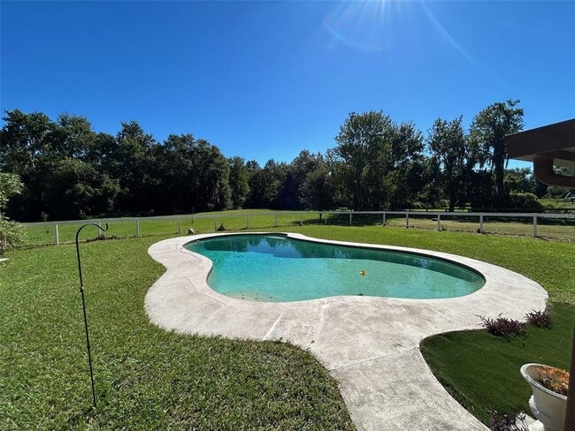 Building Photo - 1567 Brooks Ln
