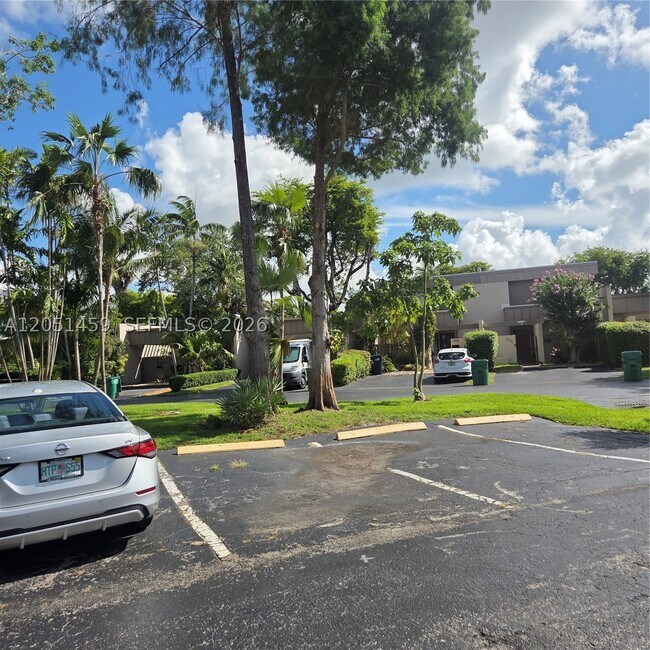 Building Photo - 7412 SW 105th Pl